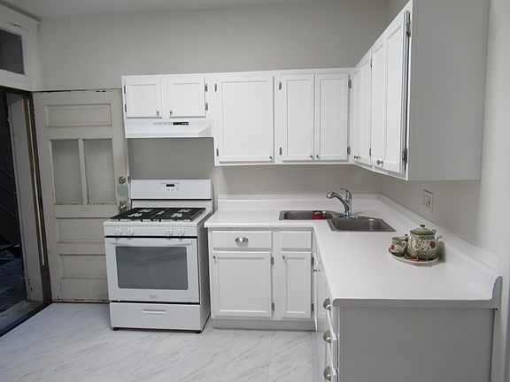 4th image of 2218 Tower Grove Ave #2N