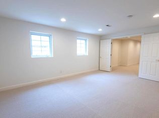 12982 Highland Oaks Ct, Fairfax, VA 22033