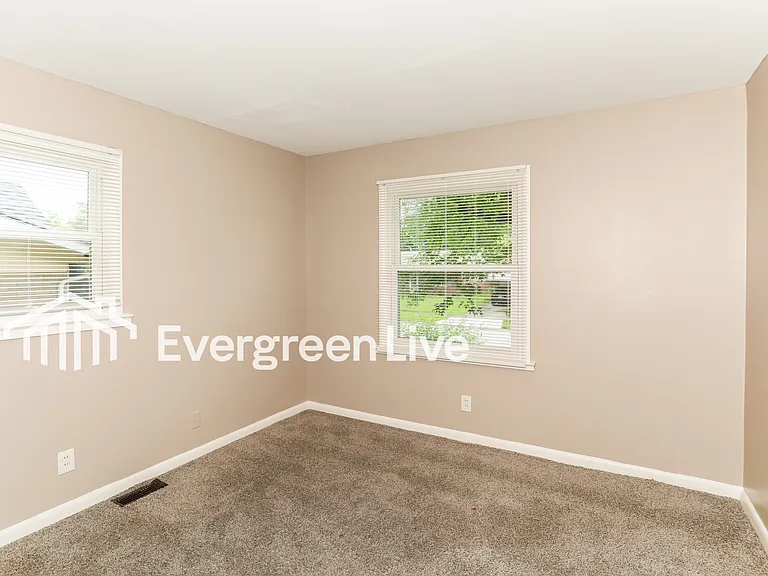 8540 Sunlight Dr — Photo 11