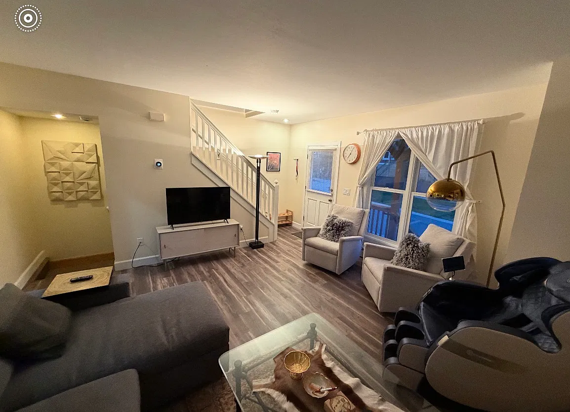 2 bed, 954 sqft, $3,500 — Photo 1