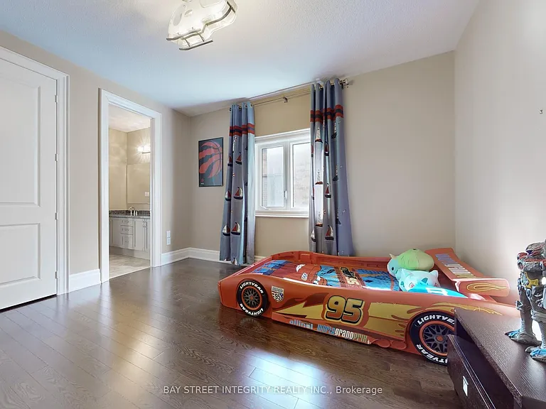 57 Strawbridge Farm Dr — Photo 10