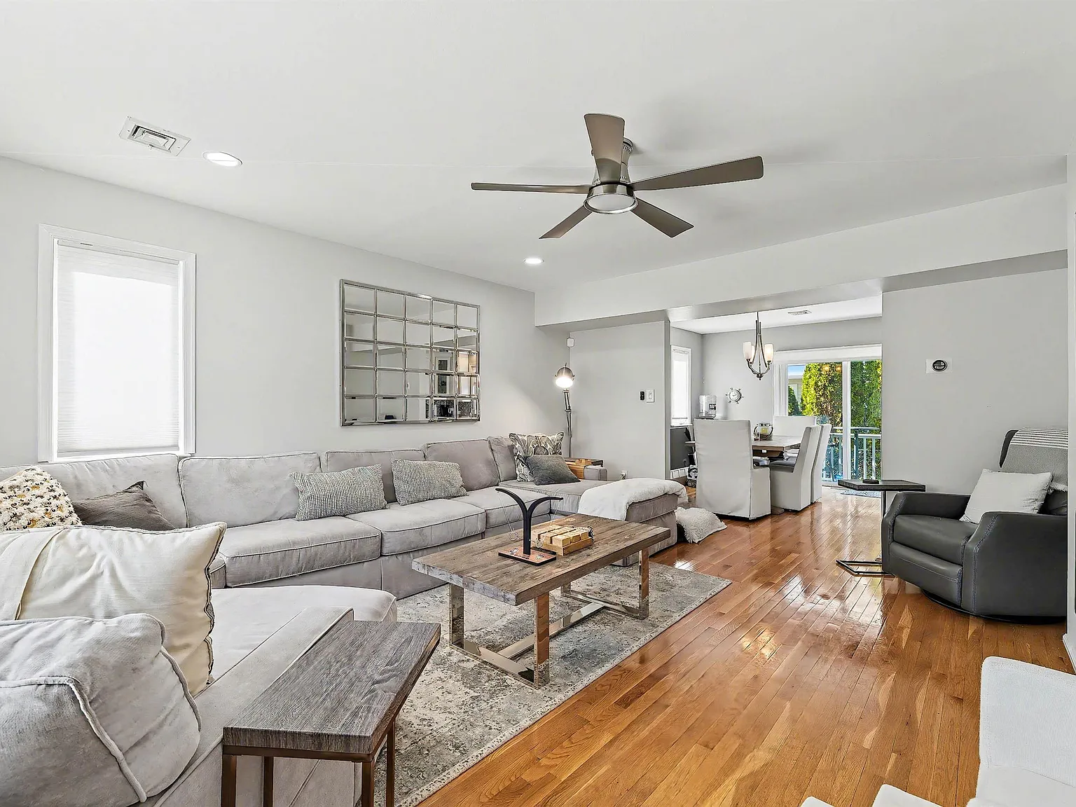 3 bed, 2.5 bath, $39,500 — Photo 3