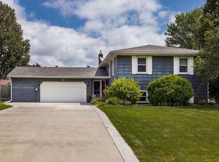 3565 Gresham Ave N, Oakdale, MN 55128