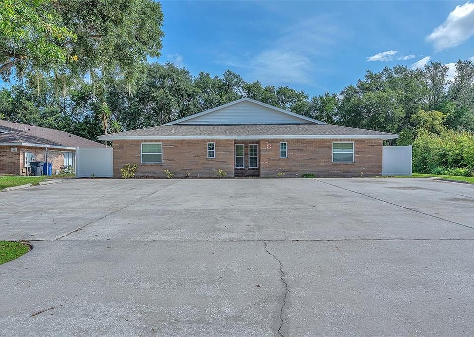 1st image of 3209 BLOOMINGDALE VILLAS COURT