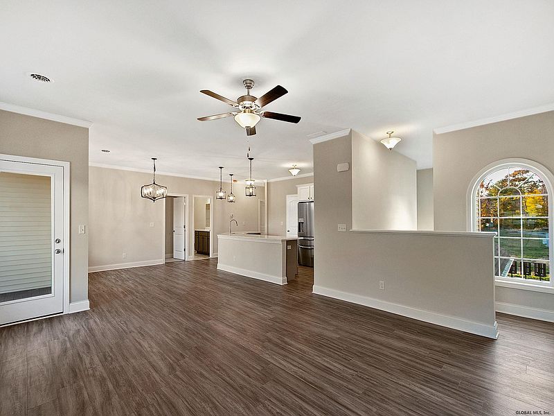 3rd image of 21 CORNERSTONE Drive Unit 21