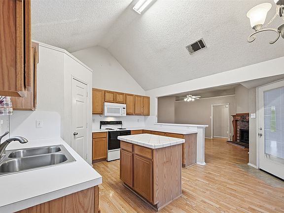 5th image of 3095 Wildflower Way