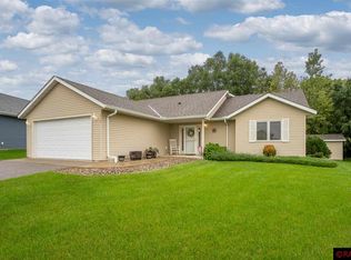 1915 Rock Ridge Ln, Saint Peter, MN 56082