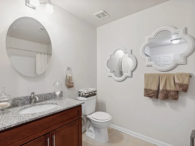 Stonehaven Apartments — Photo 25