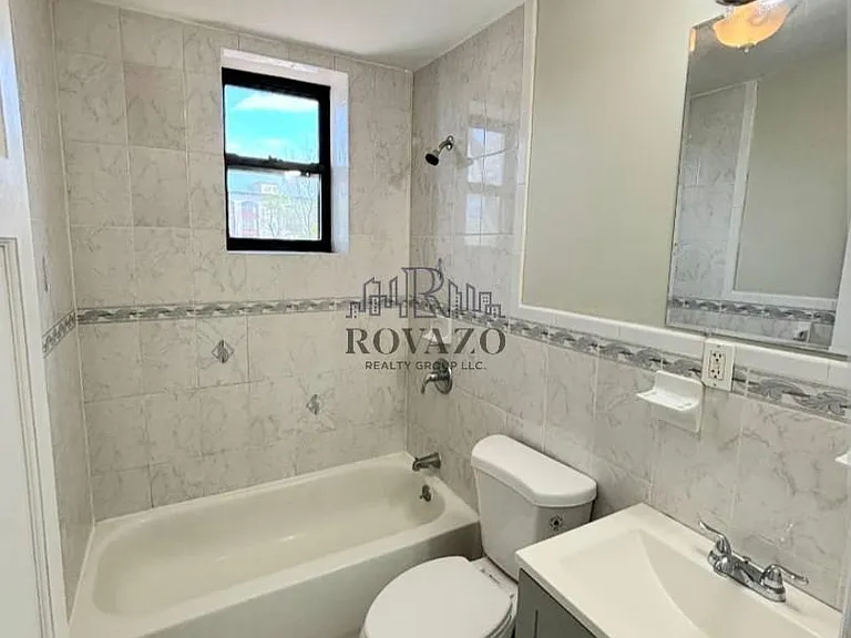 210 N 15th St #1 — Photo 4