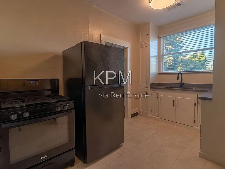 34 W Poplar St — Photo 10