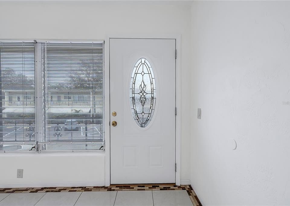 Clearview Oaks Building Condominiums 4144 56th St N Saint Petersburg