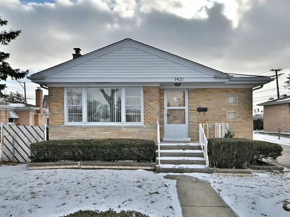 7421 W Oakton St, Niles, IL 60714