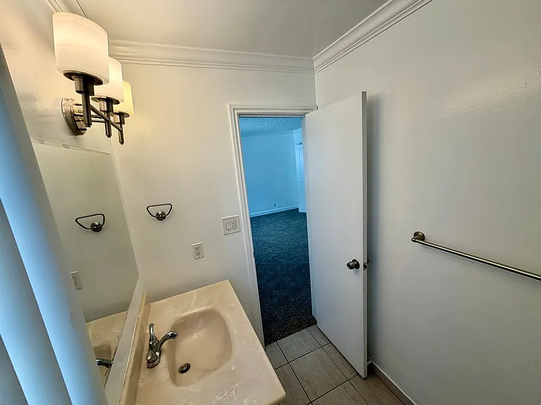 332 Culver Boulevard 363 Pershing — Photo 27