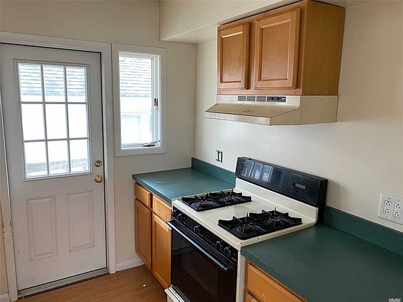 4th image of 74 Brookline Ave #1