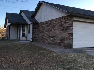 504 Peppertree Ln, Midwest City, OK 73110