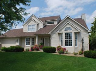 12665 Emmer Ct, Apple Valley, MN 55124