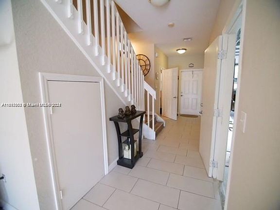 4th image of 710 SW 4th Ave #710