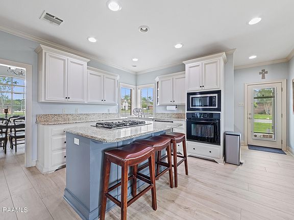 5th image of 601 S Saint Blaise Ln