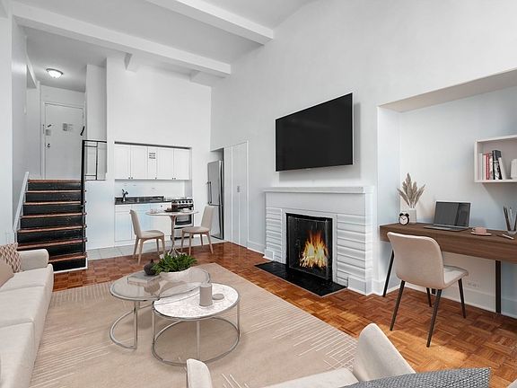 3rd image of 307 E 44th St APT 1609