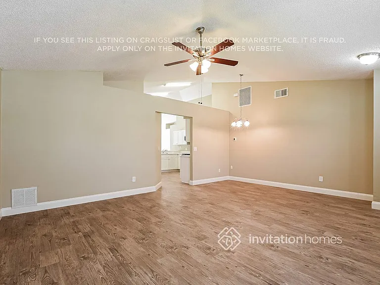 9472 Brackin St — Photo 6