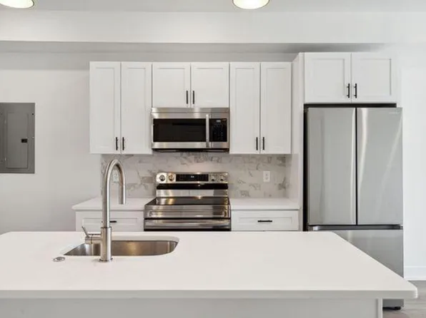 903 Leland St, Philadelphia, PA