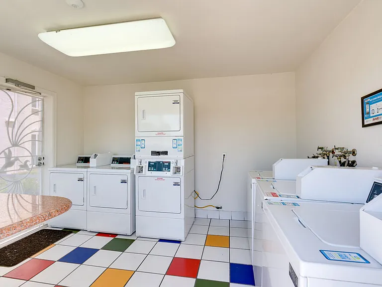 Bradbury Park Apartments — Photo 15
