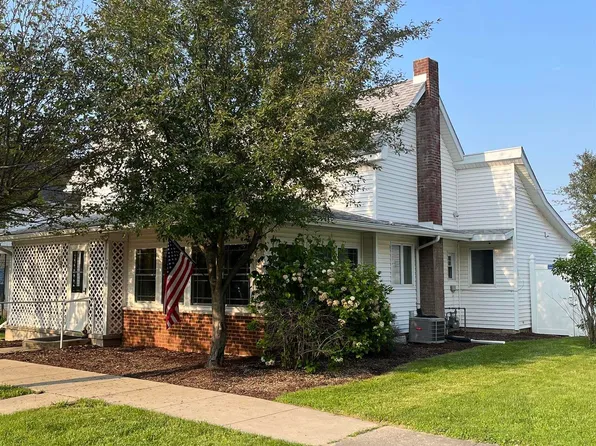 404 N Broadway St, Mentone, IN 46539