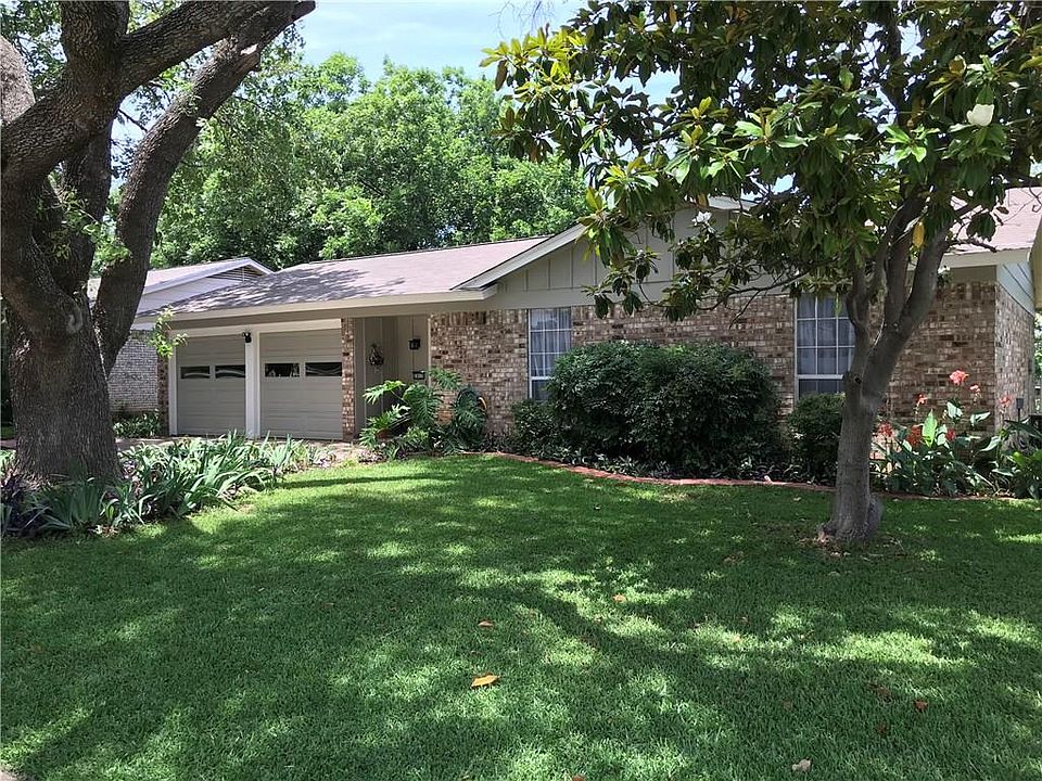 1st image of 1015 Waverly Dr
