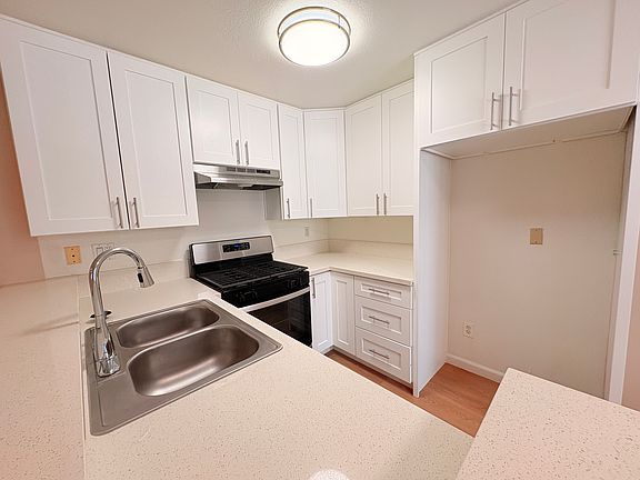 5th image of 615 W Milford St #65d6957f5