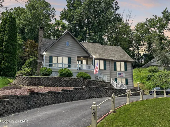 42 Chippawa Cir, Mount Bethel, PA 18343