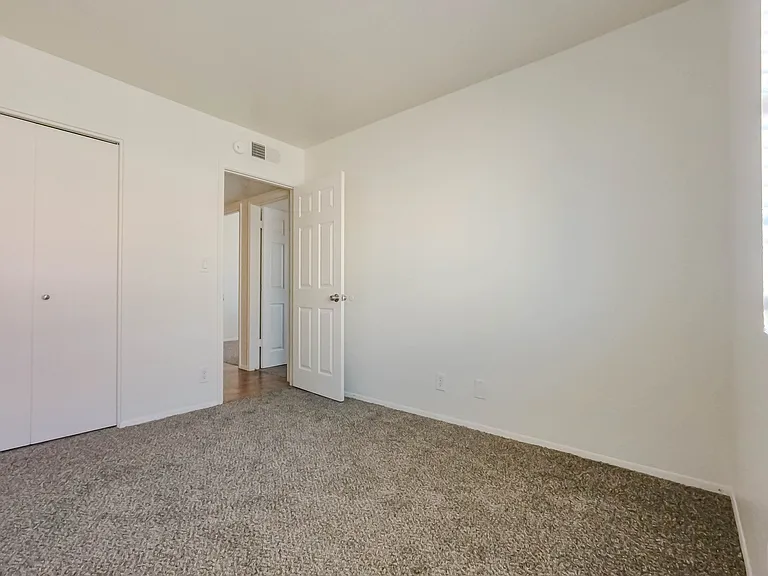 1219 E Townley Ave — Photo 17