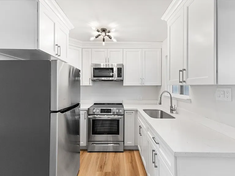 517 University St #C — Photo 6