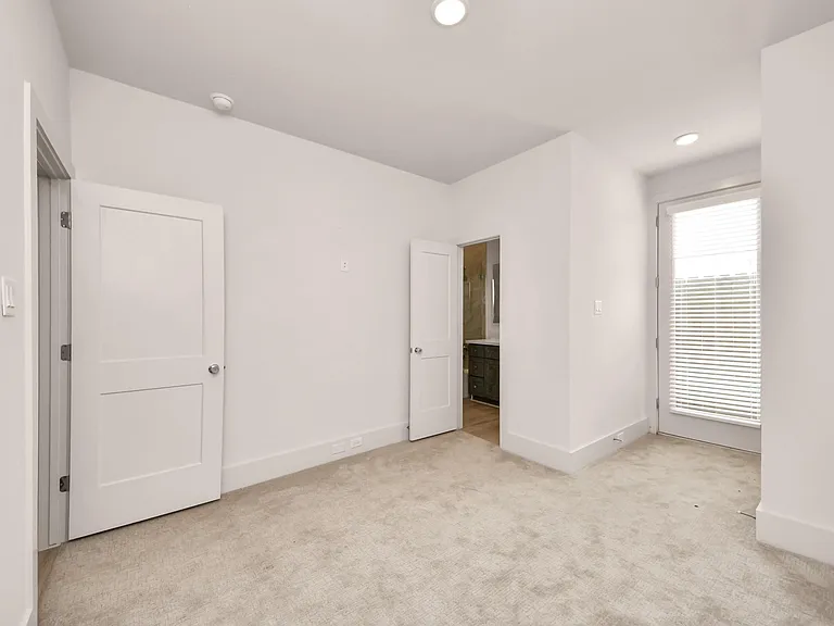 1044 Homer St — Photo 10