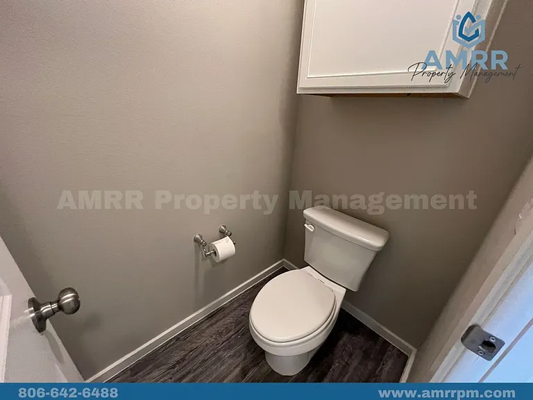 2105 N Avenue K — Photo 10