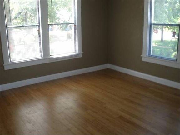 3rd image of 3219 Homan Ave