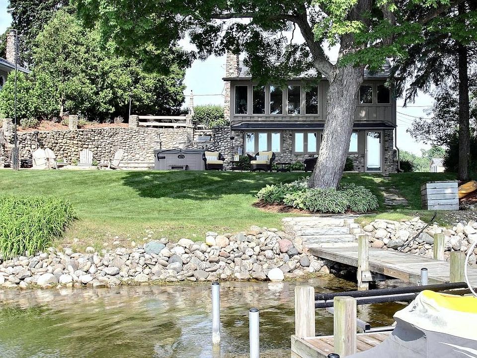 1st image of W336N6395 Lakeview Ln