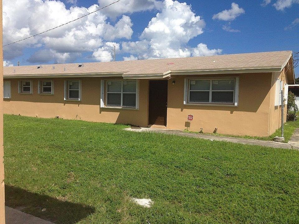 1st image of 2116 Lee St