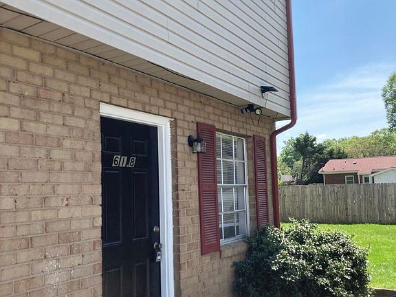 2nd image of 618 Elaine St