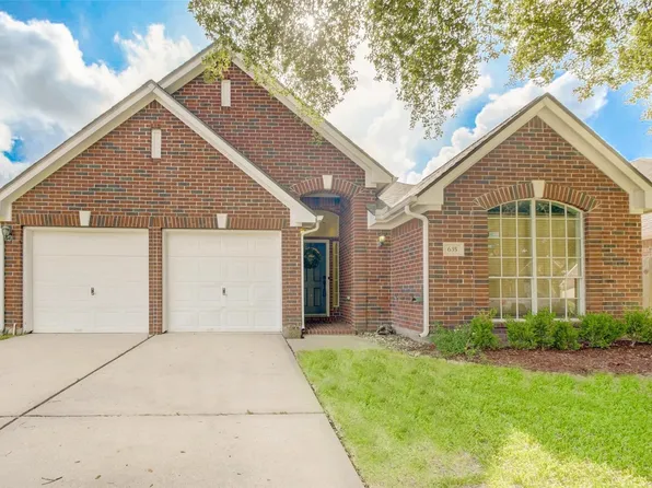 635 Avery Dr, Sugar Land, TX 77479