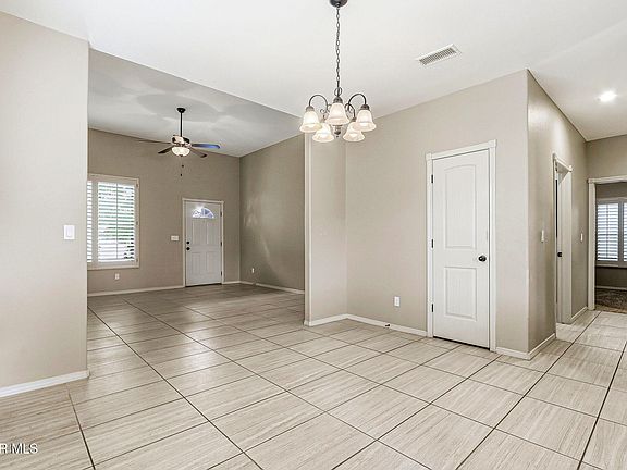 5th image of 456 Prime Desert Dr