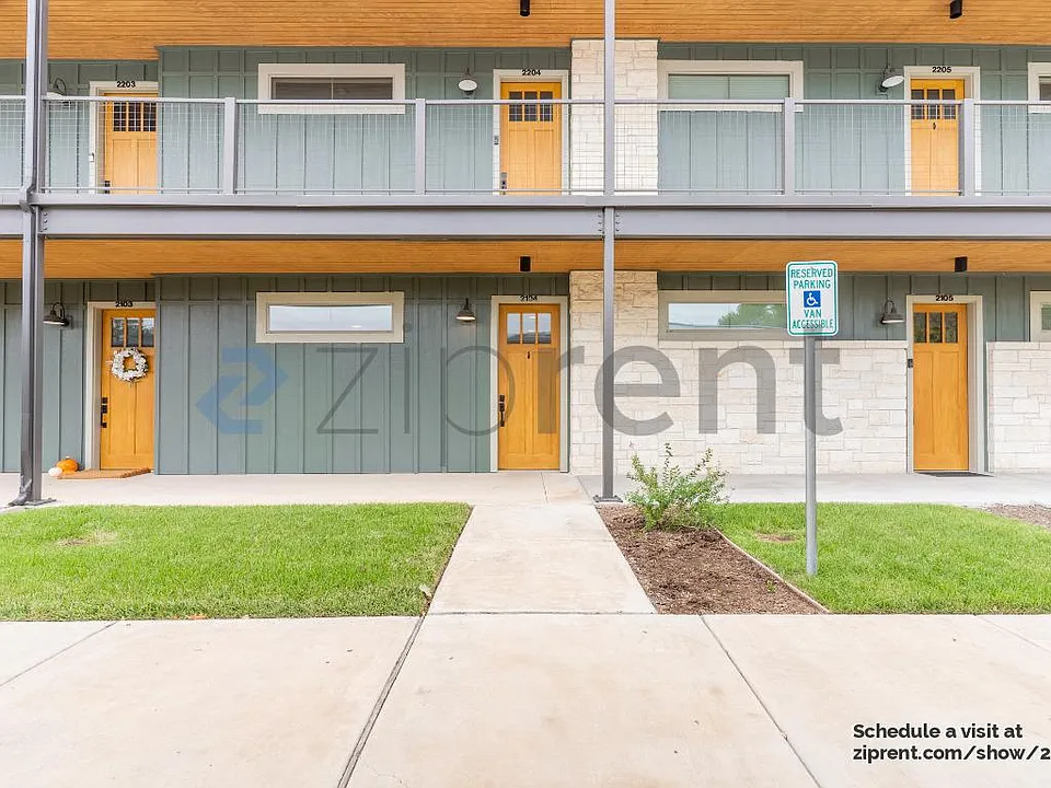 4704 Sunset Trl #2104