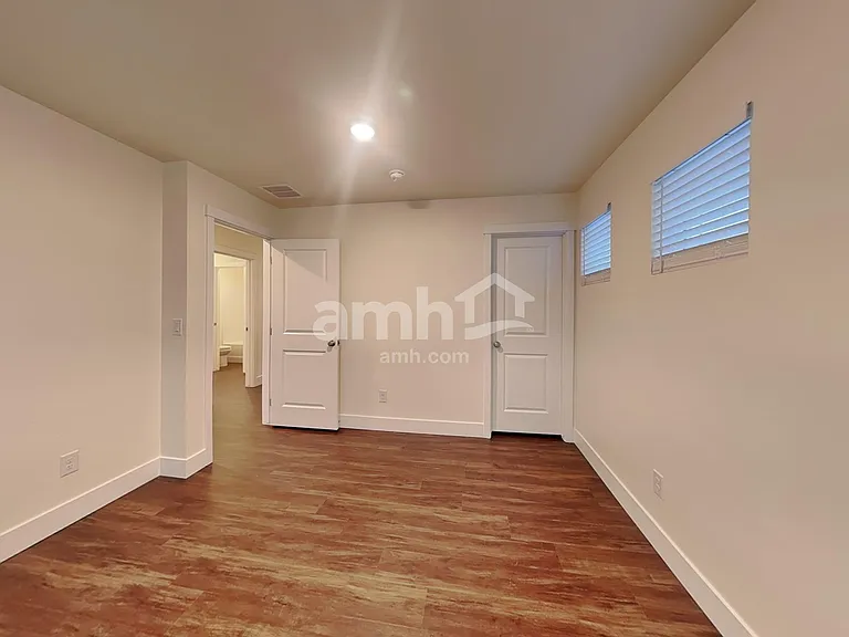 1559 N Garnet Creek Ave — Photo 14