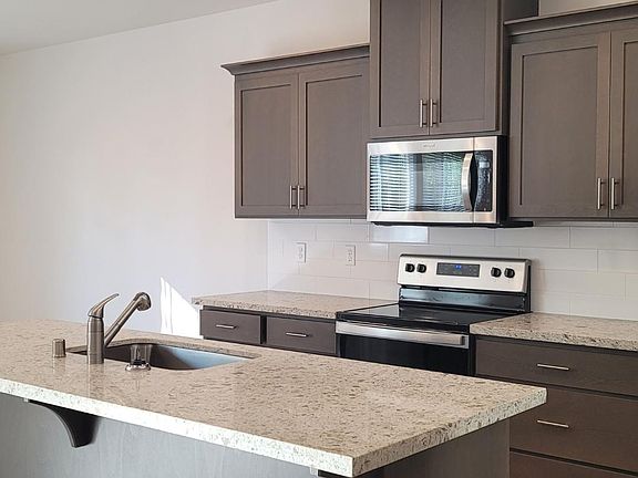 3rd image of 4620 E D St