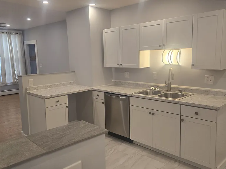 105 W Main St #2 — Photo 3