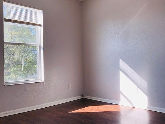 5th image of 208 E Columbus Dr #B
