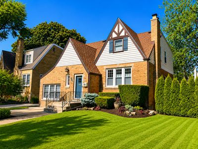 7117 N Ozanam Ave, Chicago, IL, 60631