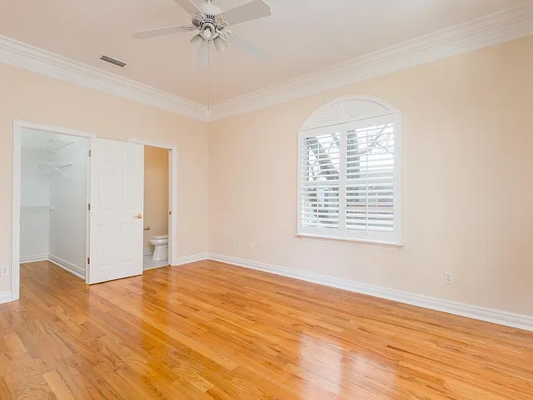 1607 Deleon St — Photo 29