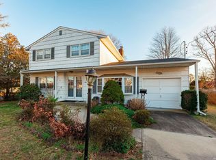 184 Ithaca St, Bay Shore, NY 11706