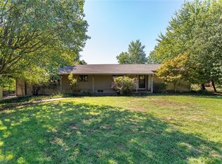 1114 E Ridgeway Dr, Fayetteville, AR 72701