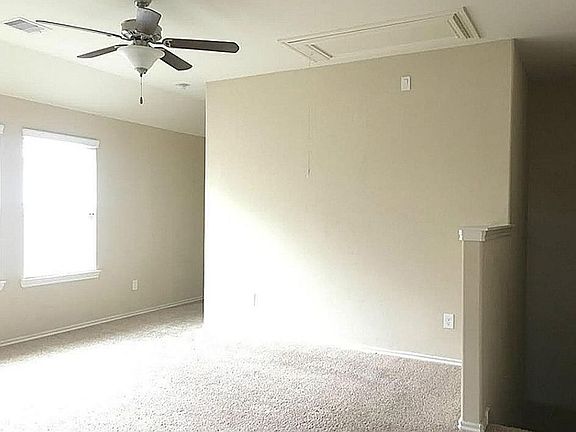 4th image of 19615 Kingston Green Ln